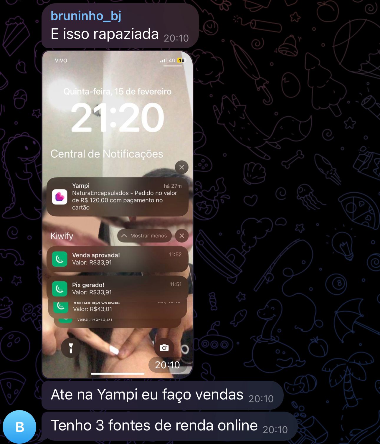 Aluno mostrando vendas aprovadas em três fontes de renda online